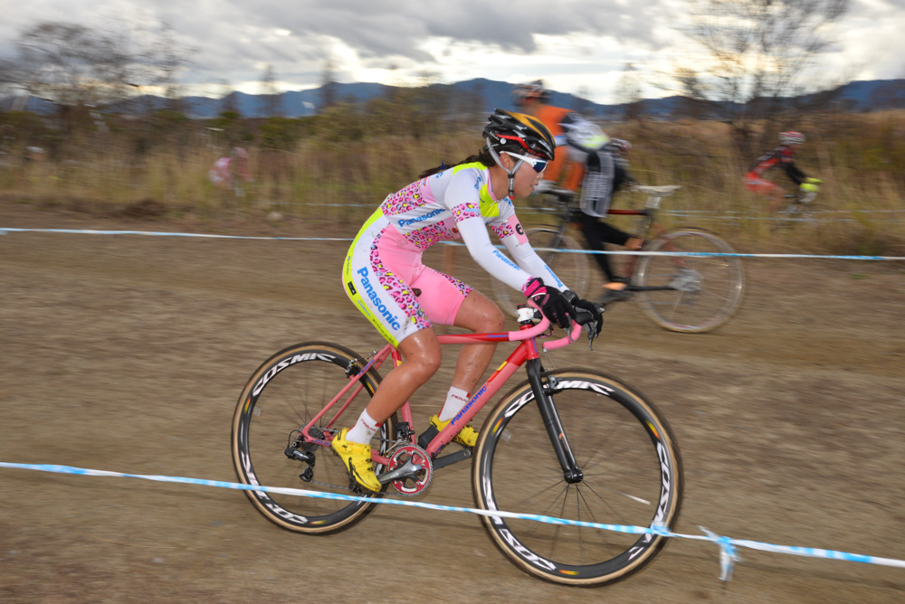 http://www.cyclocross.jp/news/61D_0890.jpg