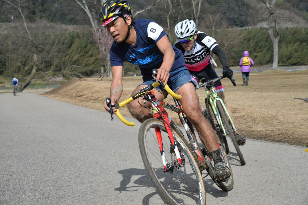 http://www.cyclocross.jp/news/61D_2626.jpg