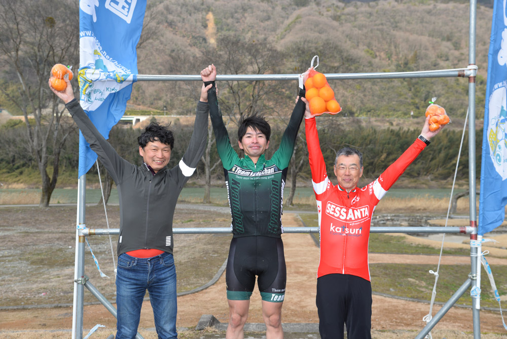 http://www.cyclocross.jp/news/61D_2651.jpg