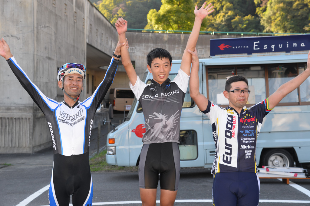 http://www.cyclocross.jp/news/61D_7374.jpg