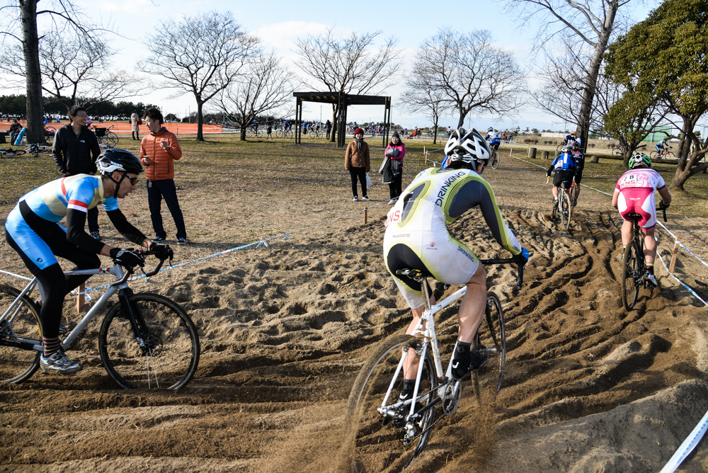 http://www.cyclocross.jp/news/61D_7614.jpg