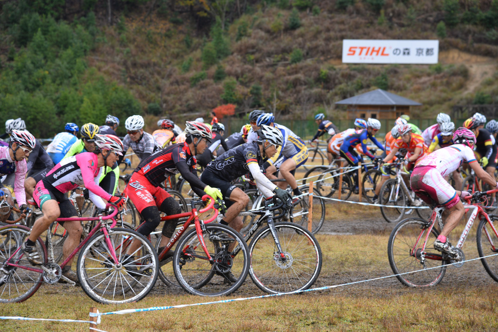 http://www.cyclocross.jp/news/61D_8288.jpg