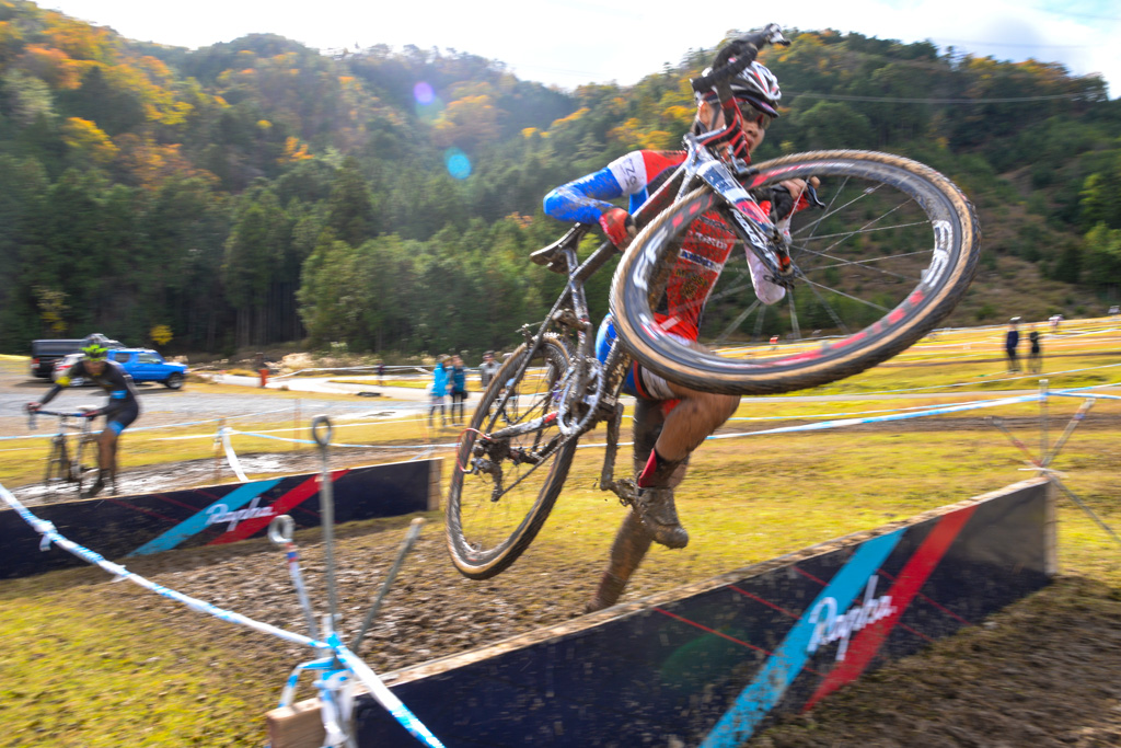 http://www.cyclocross.jp/news/61D_8683.jpg