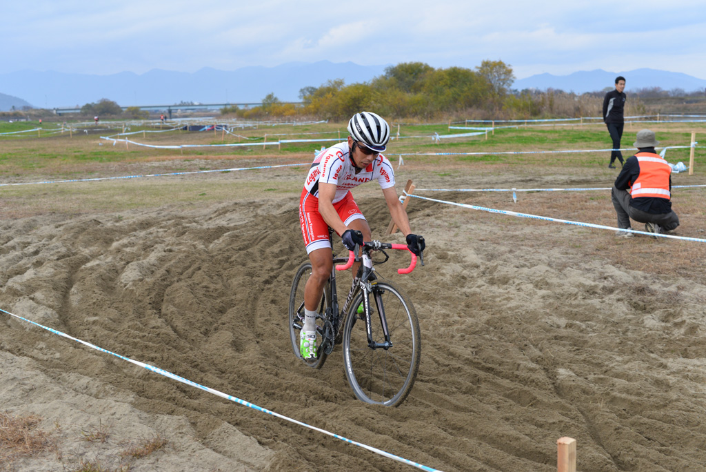 http://www.cyclocross.jp/news/61D_9993.jpg