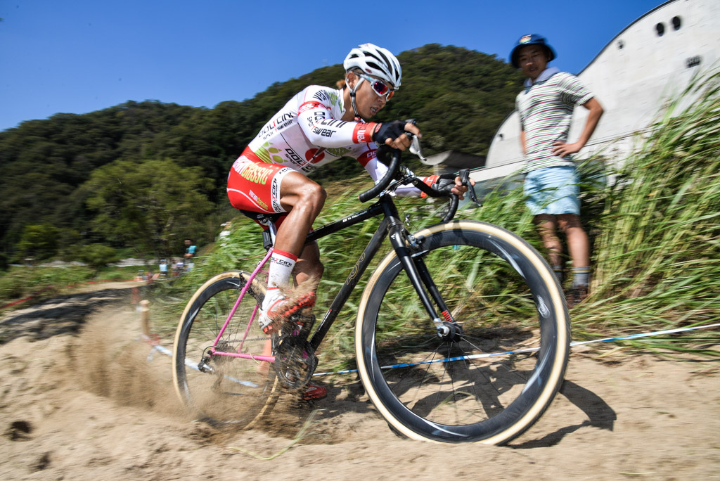 http://www.cyclocross.jp/news/cxk/61D_0257.jpg