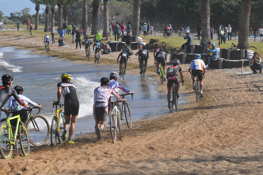 http://www.cyclocross.jp/news/kns2015-16%EF%BC%831-2.jpg