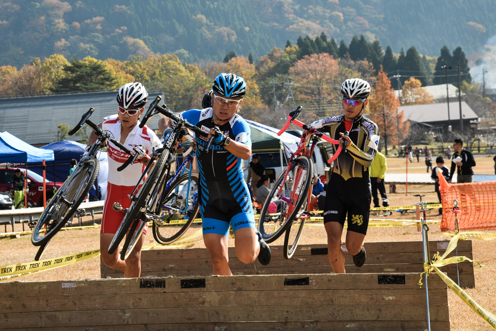 http://www.cyclocross.jp/news/uci-makino-14.jpg