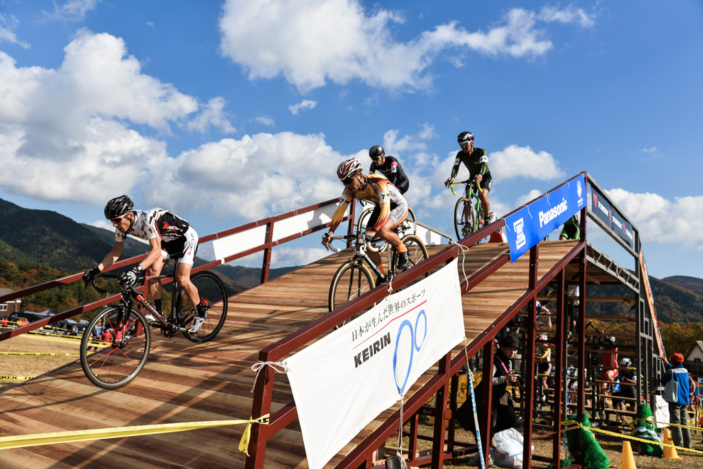 http://www.cyclocross.jp/news/uci-makino-2.jpg