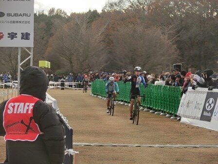 https://www.cyclocross.jp/news/M40finish.jpg