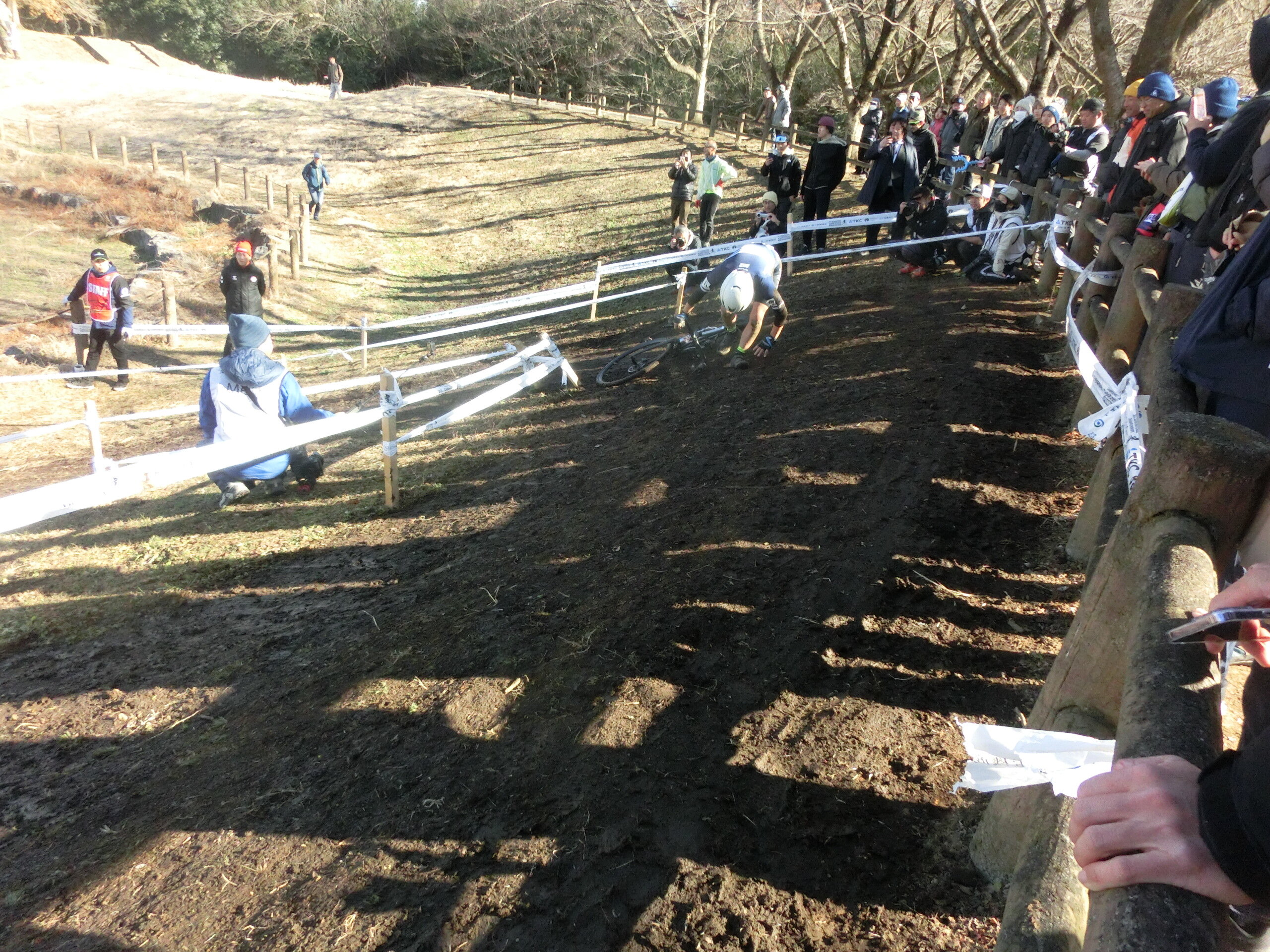 https://www.cyclocross.jp/news/U23suberu.jpg